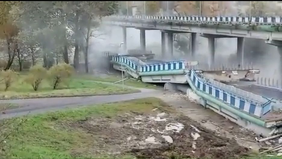 Koszalin. Wiadukt zawalił się jak domino. Fot: FB/Cukin Koszalin