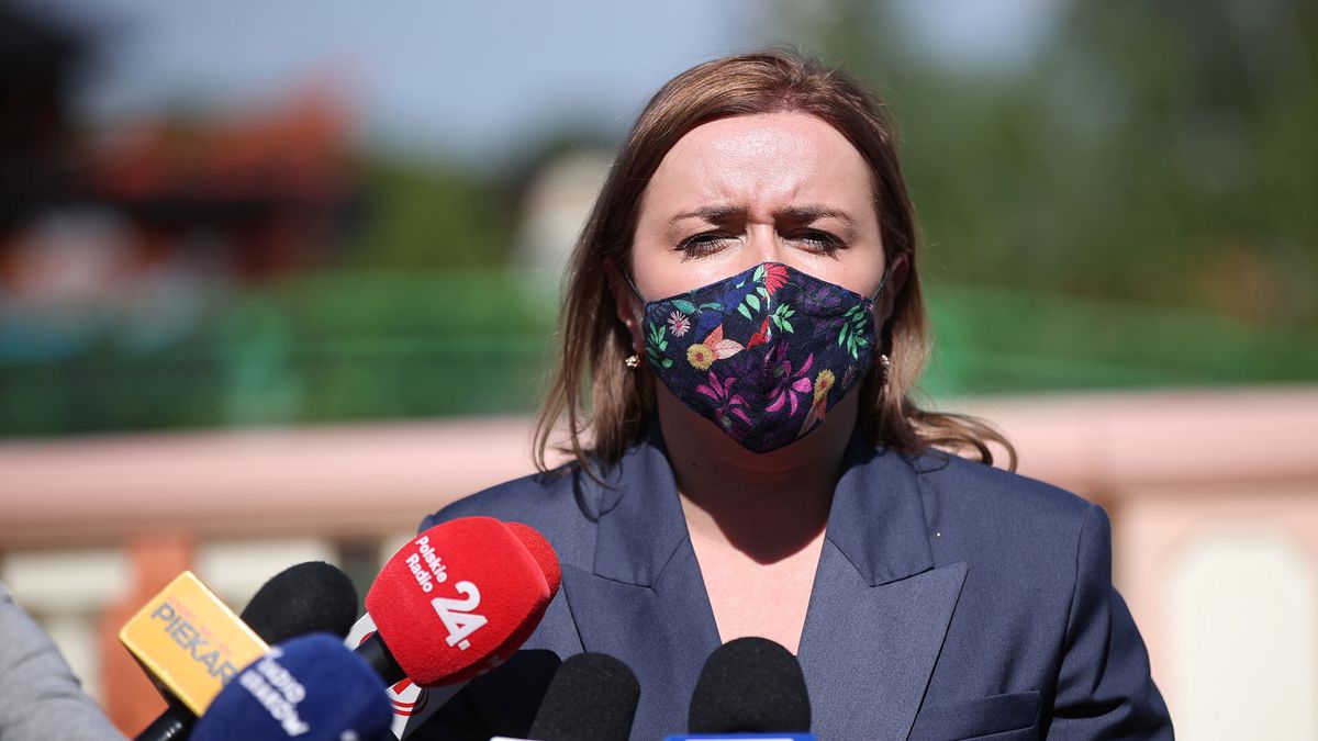 Olga Semeniuk�ukasz G�gulskicovid, covid-19, epidemia, koronawirus, maseczka ochronna, MRPiT, Olga Semeniuk, otwarcie, otwarty, pandemia, park, polityk, polityka, rozrywki, sars-cov-2, sezon, stan epidemii, wizyta krajowa