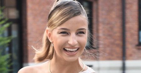 Julia Wieniawa pozuje w nowej kampanii z niebieskowłosą SIOSTRĄ! (ZDJĘCIA)