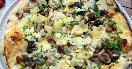 Pizza z leśnymi grzybami. Takiej jeszcze nie jadłeś