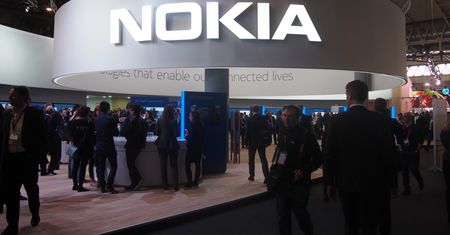 Nokia podtrzymuje plany dotyczące smartfonów