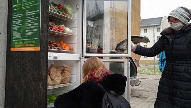 Wrocław. Nowa lodówka społeczna. Stanęła na północy miasta