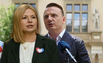 Łukasz Gibała liderem nowego sondażu. Piątkowska zaraz za nim