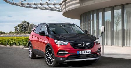 Oszczędny, szybki, praktyczny. Opel zaprezentował flagowego SUV-a