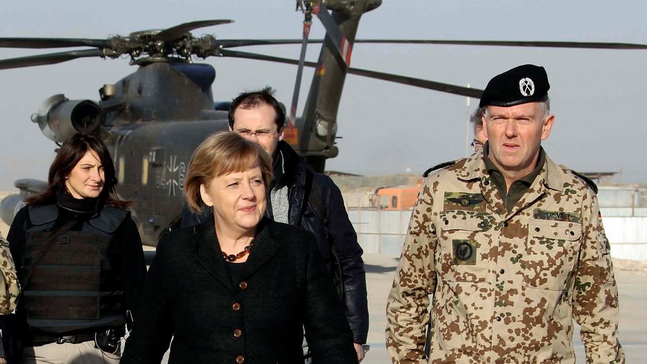 Angela Merkel i Erich Vad, 2010 r.