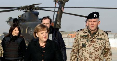 Były doradca Merkel przeciw dostawom ciężkiej broni na Ukrainę. To "droga do III wojny światowej"