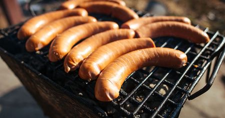 Śląsk. Namawiał ludzi na zakup domowej kiełbasy. Potem znikał z pieniędzmi
