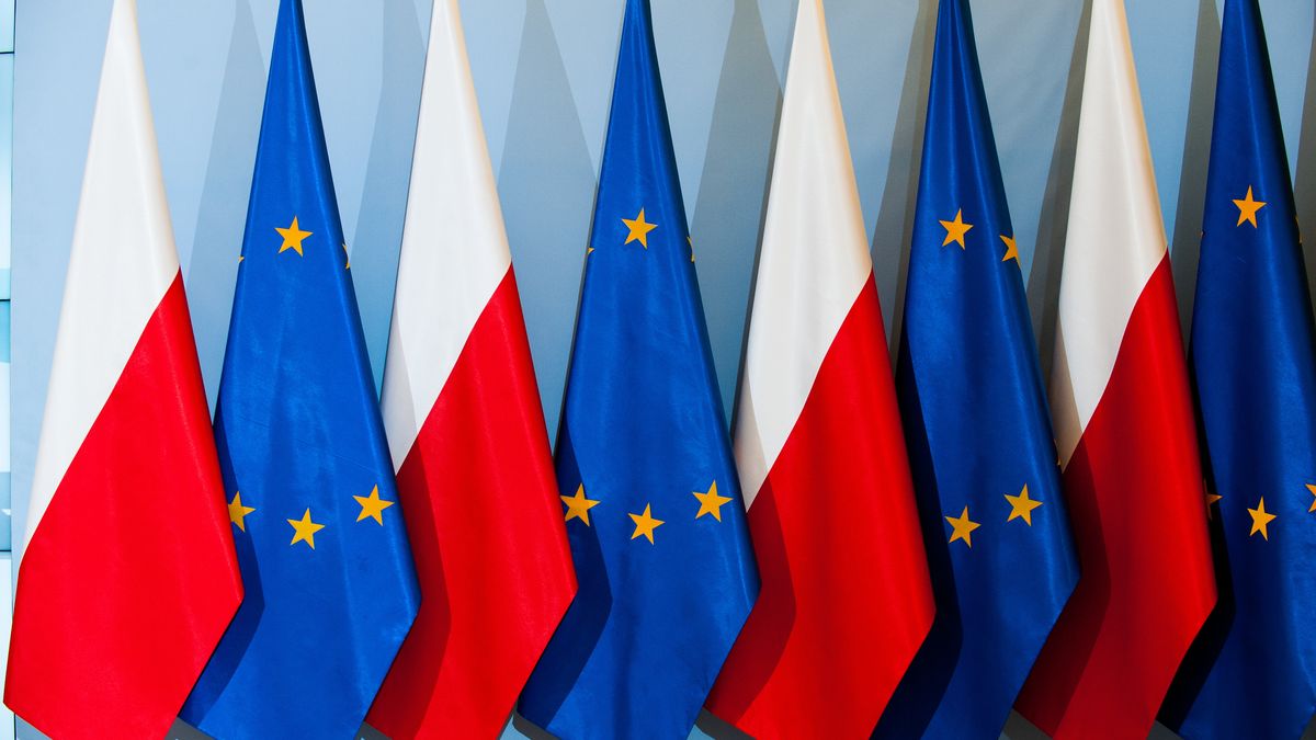 Flagi Polski i Unii Europejskiej