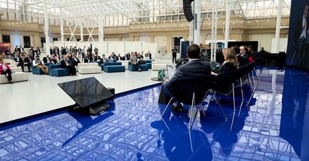 Samorząd w dobie algorytmów: Michał Młyńczak o tym, jak AI zmieni zarządzanie nowoczesnym miastem | East x West Forum 2026