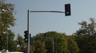 Pułapka zielonej strzałki w lewo. Mandat to nawet 500 zł i 15 punktów