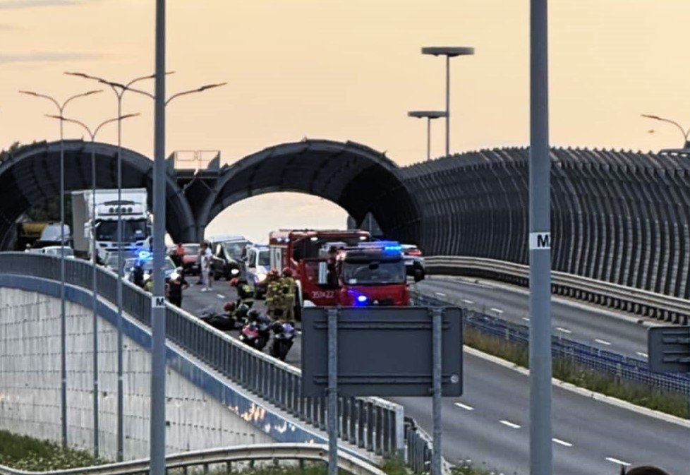 Częstochowa: Wypadek na Estakadzie. Motocyklista zderzył się z osobówką, jest ranny