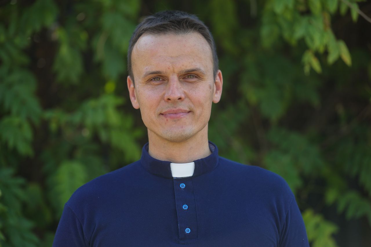 "Ksiądz z osiedla" upomniany przez przełożonych. Zabrał głos: "Nie ma rozwodów"
