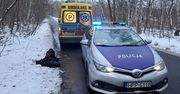 Nie wrócił do domu na noc. 16-latek leżał w śniegu przy drodze