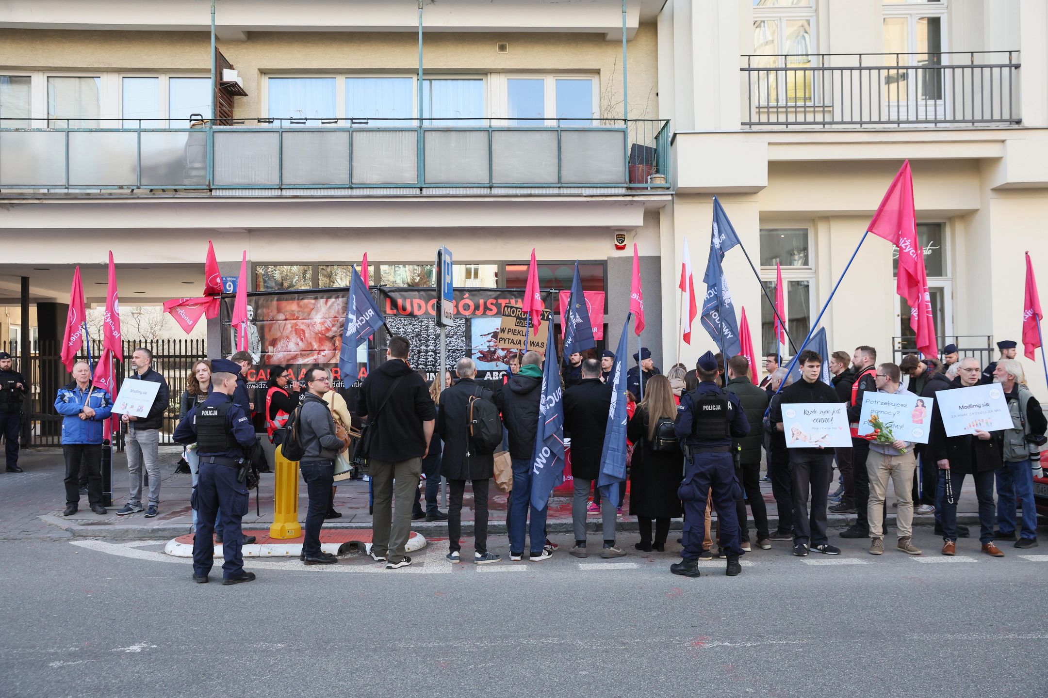 Protest przed "AboTak"