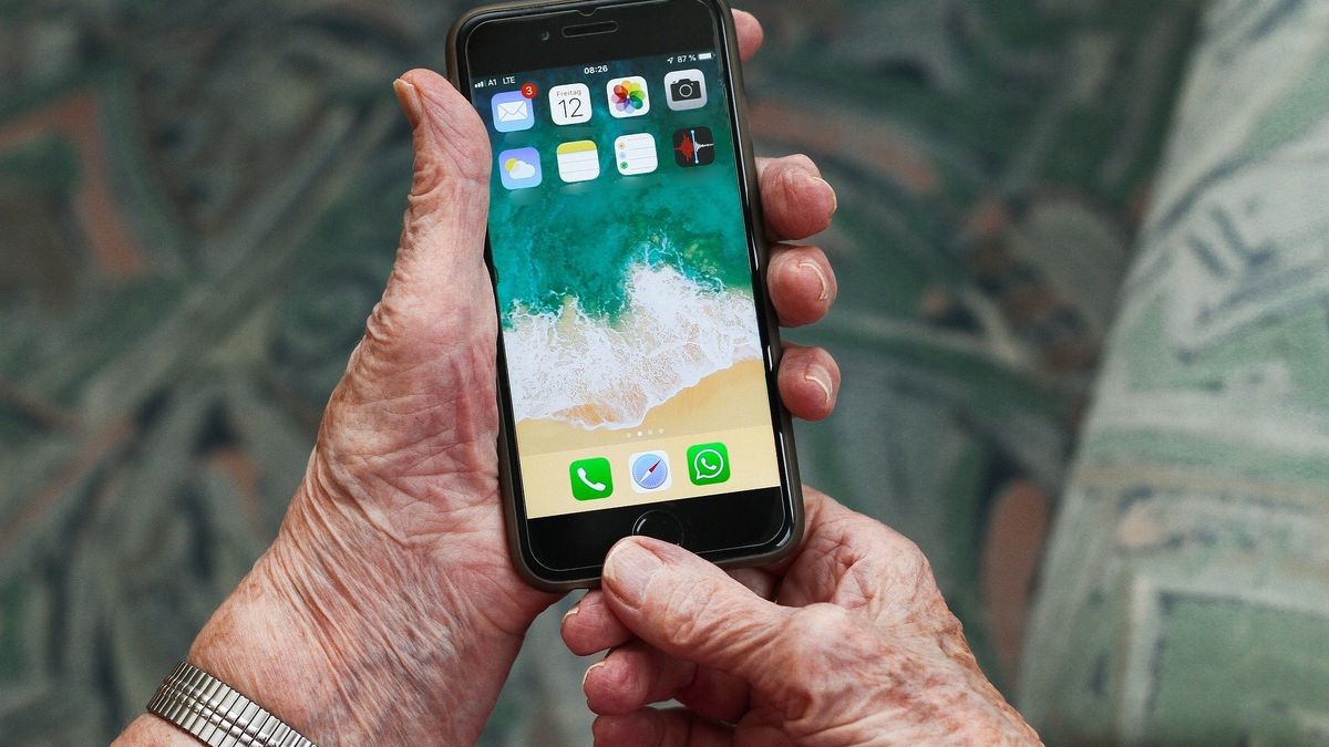 senior, telefon, dłonie