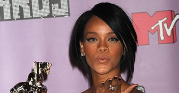 Rihanna przyjaźni się tylko z facetami!