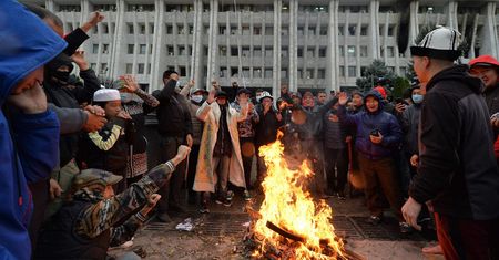 Kirgistan. Protesty po wyborach parlamentarnych. Opozycjonista nowym premierem