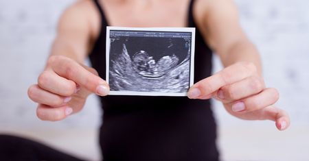 Poszła na depilację bikini. Dowiedziała się, że jest w ciąży