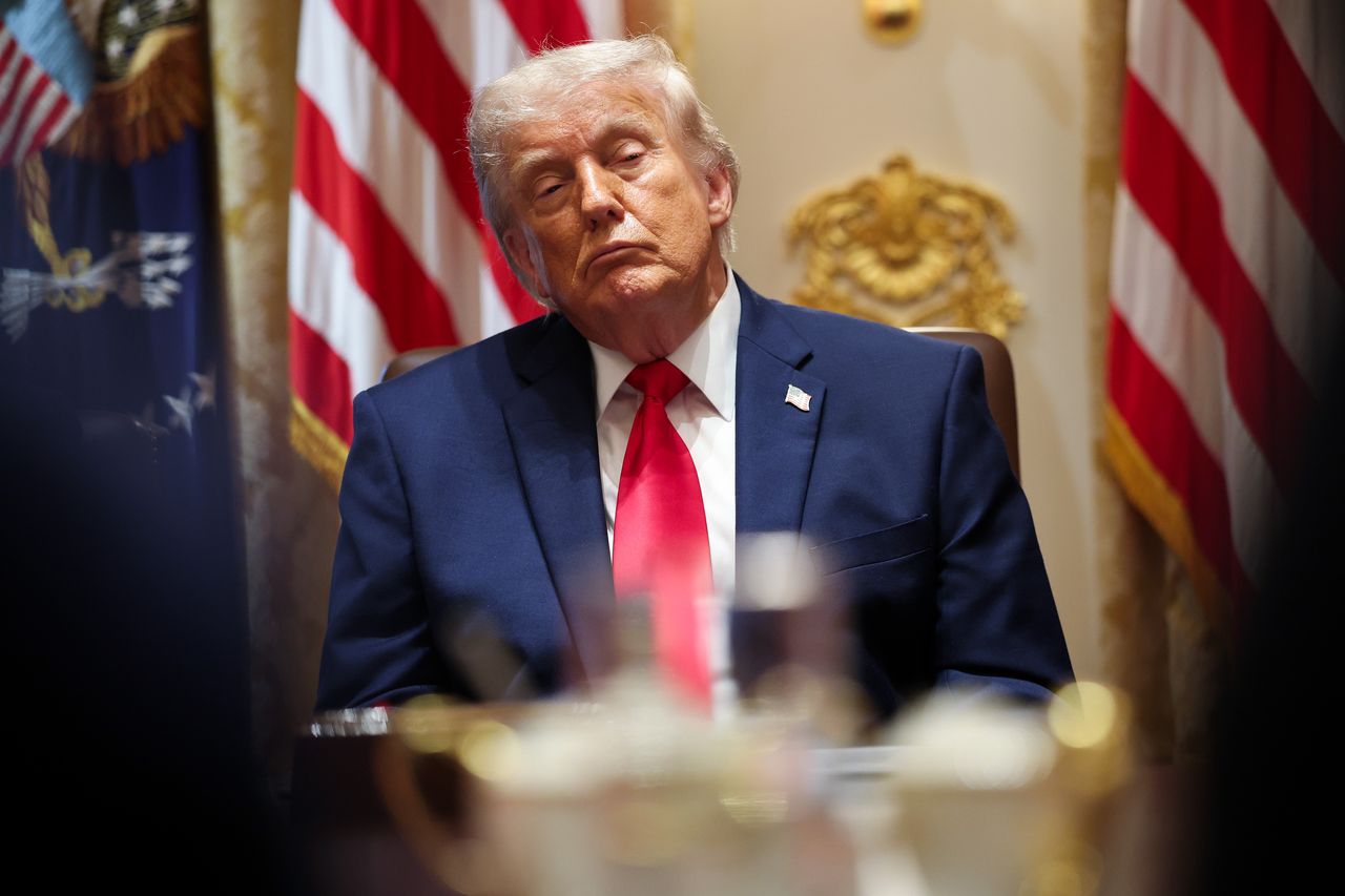 Dane z USA trzęsą giełdami. Dolar rekordowo drogi