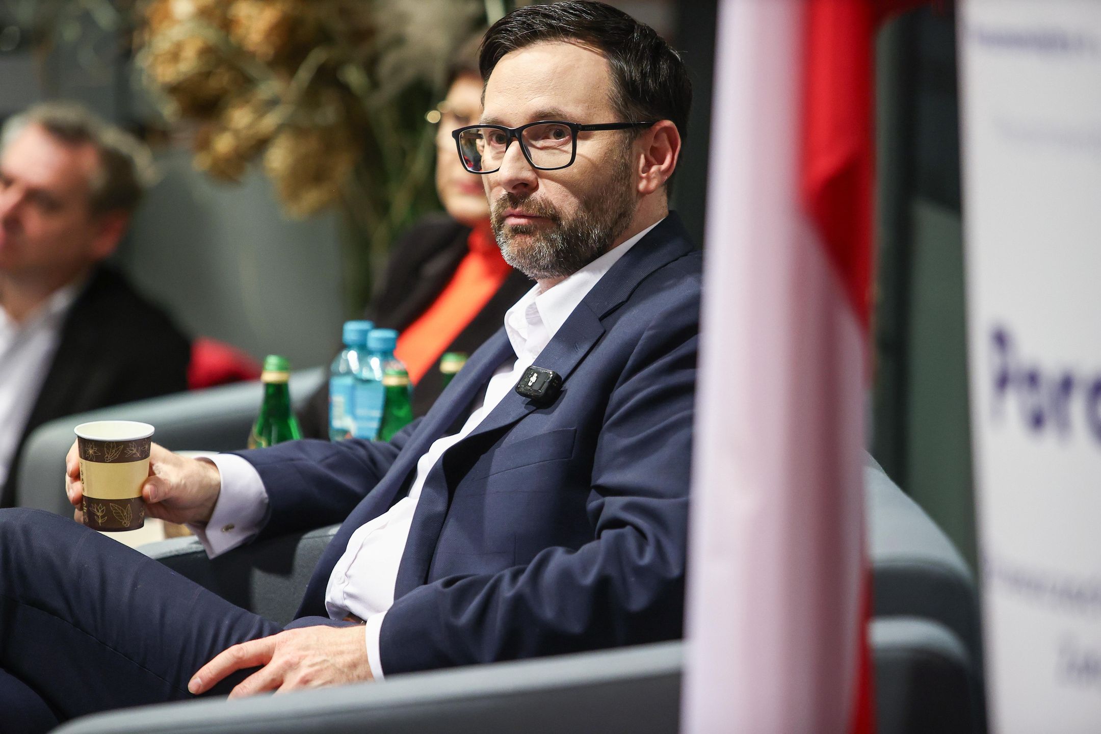 Daniel Obajtek
Jarek Praszkiewicz
Kawa z Obajtkiem, polityk, polityka, spotkanie