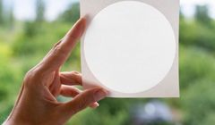 Dostawca prasy do Empiku spytał „Gazetę Polską” o nową naklejkę. „Dystrybuowaliśmy numer z poprzednią nalepką”