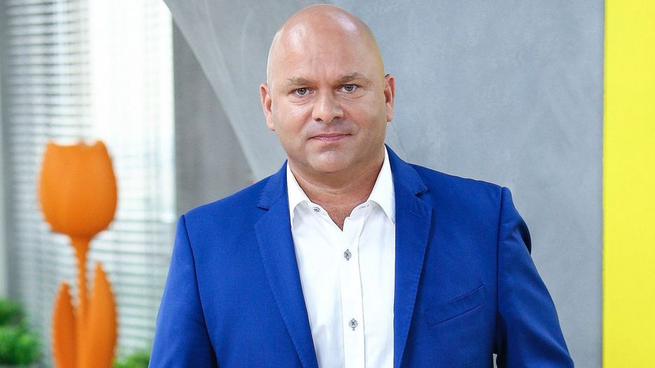 Klaudiusz Ševković obchodzi 50. urodziny. Co słychać u gwiazdora "Big Brothera"? 