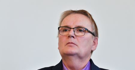 Ciągnął psa za autem. Sąd uchylił wyrok dla byłego senatora PiS