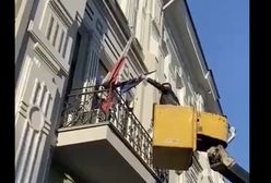 Rosjanie próbowali zdjąć flagę Polski. Incydent w Irkucku