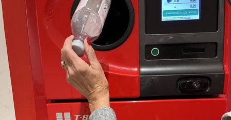 Butelkomat w Niemczech. Polskie stawki to przy tym nieśmieszny żart