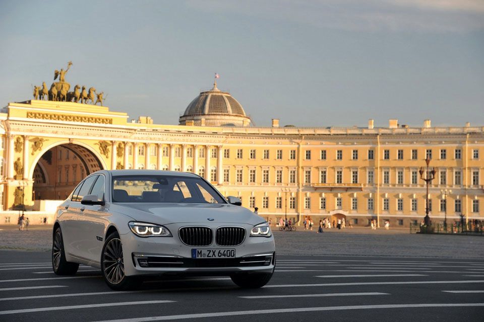 BMW serii 7 na rok 2013 - megagaleria niemieckiego okrętu flagowego 27