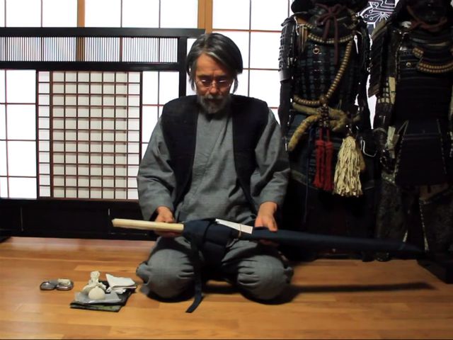 Japoński twórca mieczy w dzisiejszych czasach [wideo]