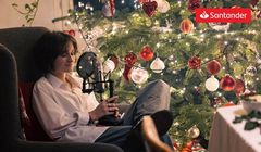 Dobre prezenty w świątecznej reklamie banku Santander