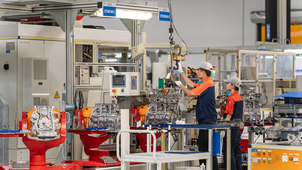 YIWU, CHINA - JUNE 17: A technician assembles M252 engine at the workshop of Zhejiang Yili Automobile Components Co., Ltd. on June 17, 2025 in Yiwu, Zhejiang Province of China. The M252 engine, which was jointly developed by Geely Automobile and Mercedes-Benz, will be exported to Germany. (Photo by VCG/VCG via Getty Images)