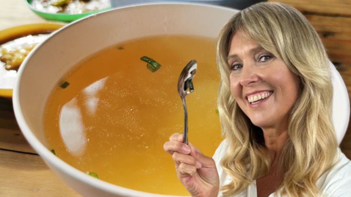 Rosół Ewy Wachowicz z obierkami zachwyci każdego