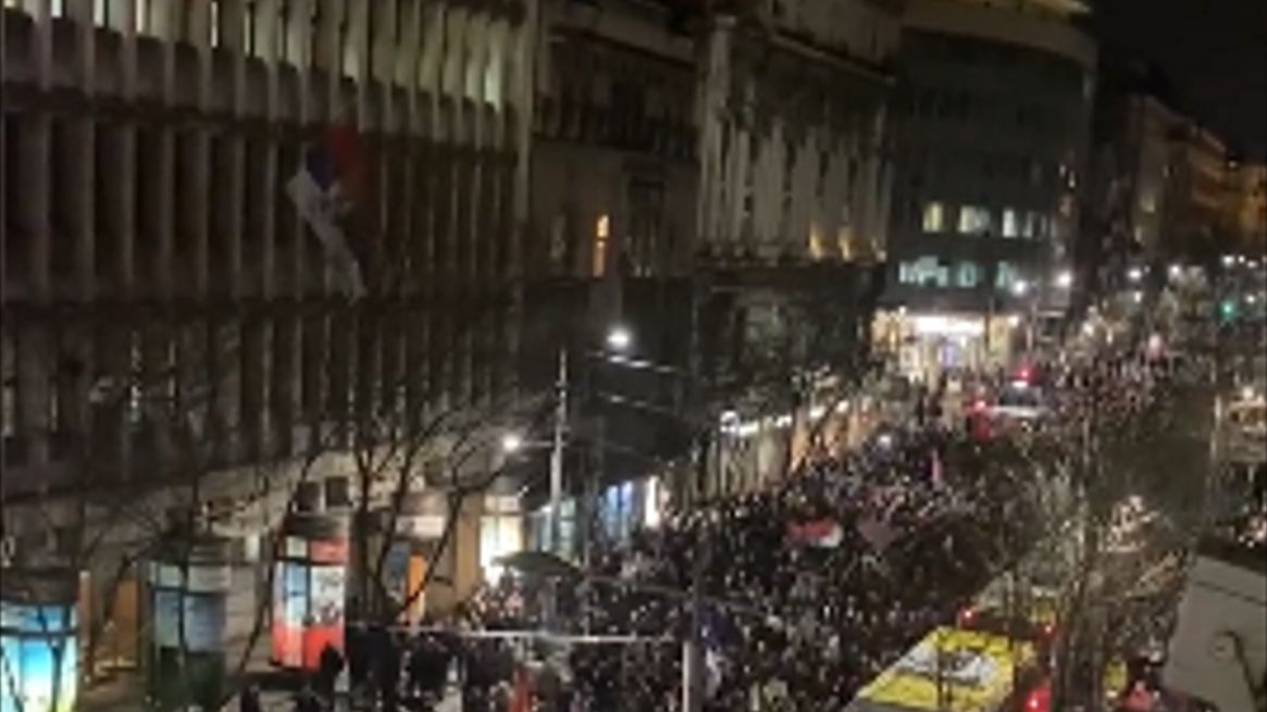 Ulica Belgradu w piątkowy wieczór