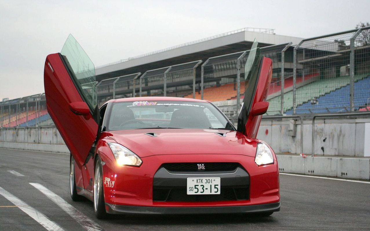 Nissan GT-R (fot. egmcartech.com)