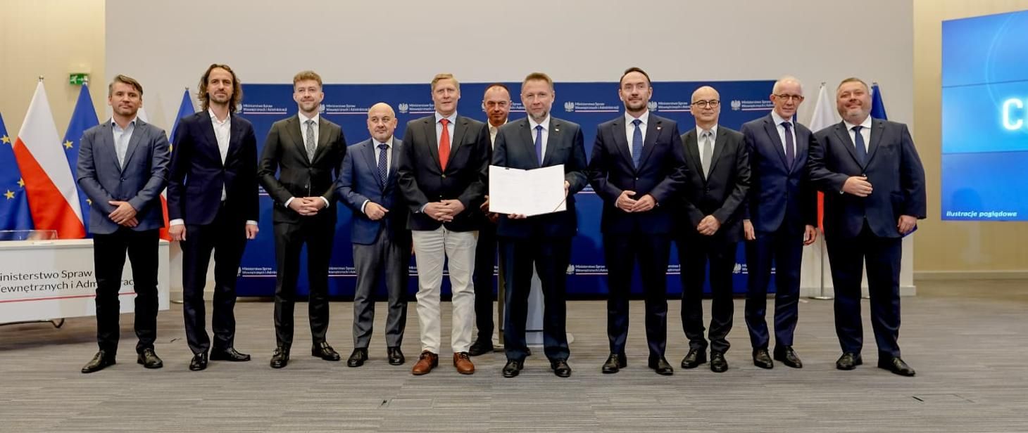 Nowe alerty na telefonach Polaków. Bez SMS-ów i aplikacji. Rząd wyda blisko 100 mln zł