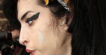 Liszaj Amy Winehouse (ZDJĘCIA)