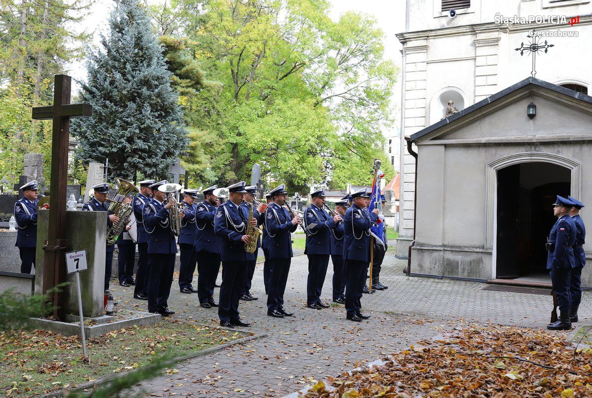 Na pogrzebie nie zabrakło nawet orkiestry