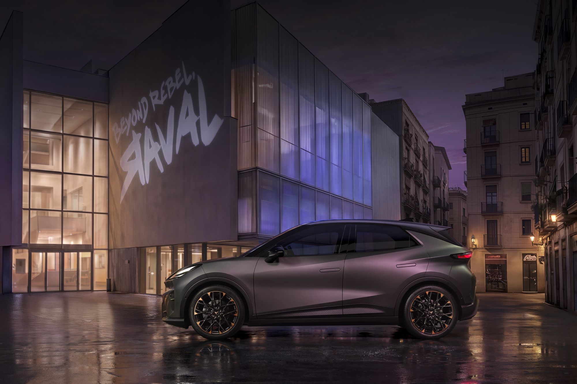 Cupra Raval w kolorze Plasma Iridescent
