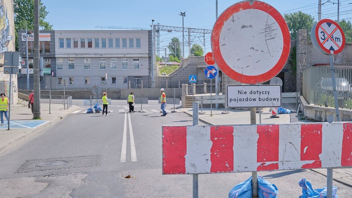 Zamknięty wjazd w ul. Pocztową od ul. Kunickiego