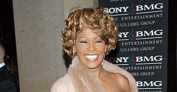 Whitney zarobi 2 miliony na charytatywnym koncercie!