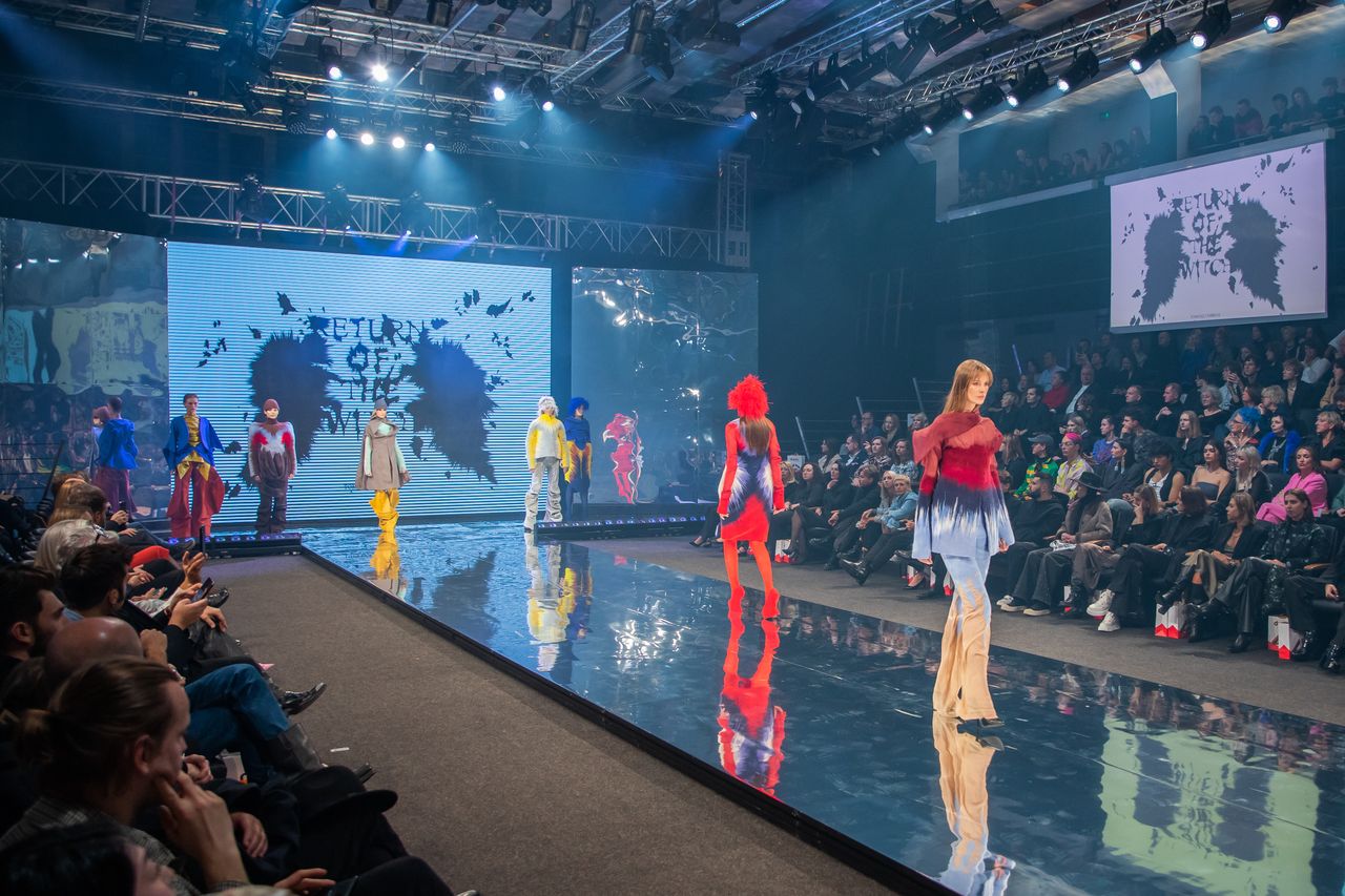 TOMASZ UMBRAS ZE ZŁOTĄ NITKĄ SIÓDMA EDYCJA ŁÓDŹ YOUNG FASHION DOBIEGŁA KOŃCA