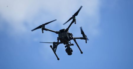 Dron spadł na teren jednostki wojskowej. Jest zatrzymany