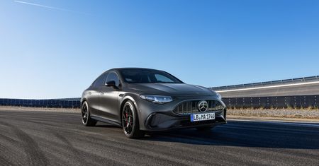 680 KM i osiągi supersamochodu. Mercedes-AMG CLA 45 przekracza granice