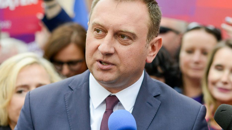 Trela nie odpuszcza i życzy Pawłowicz udanej majówki 