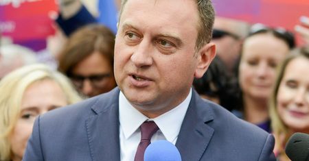 Trela nie odpuszcza i życzy Pawłowicz udanej majówki. "Proszę tylko nie przesadzić"