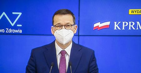 Nowe obostrzenia. Rząd już zmienia przepisy