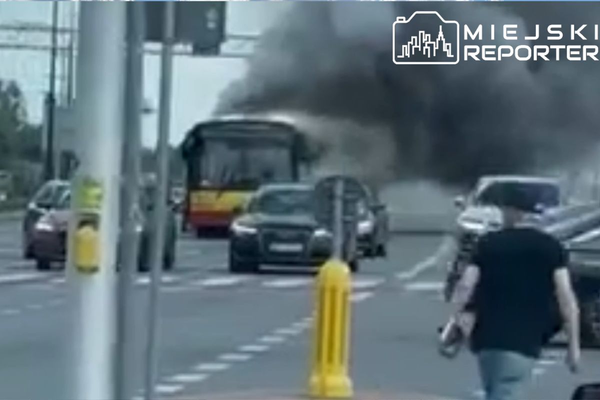 Pożar autobusu w Warszawie