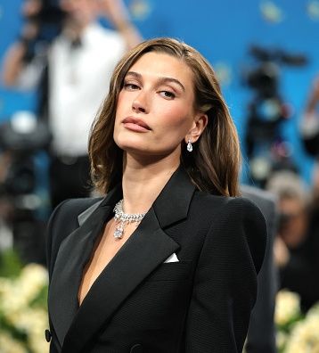 Hailey Bieber podczas Met Gala